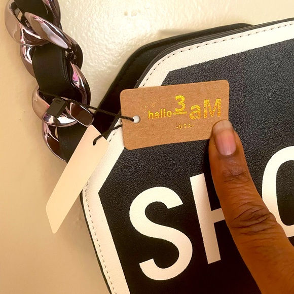 Hello 3am shop black and white cross body bag. Looks like 🛑 sign 😃 - Picture 3 of 3